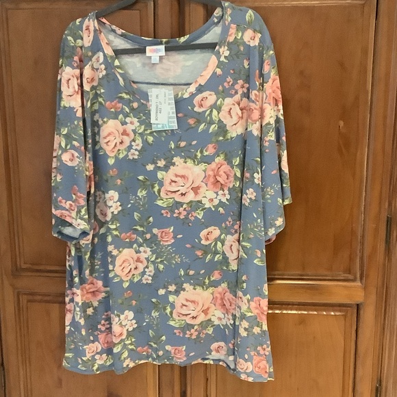 LuLaRoe Tops - LuLaRoe Women’s Scoop Neck Tunic in Dusty Blue with Pink Roses